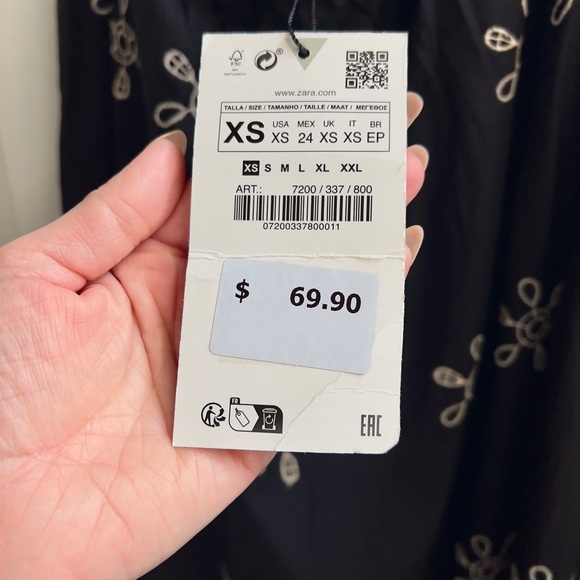 Embroidered Eyelet Midi Dress - Picture 5 of 6